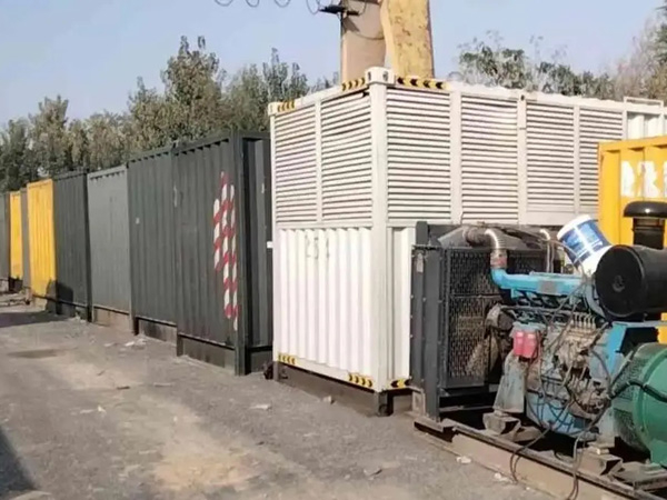 麻城200KW柴油发电机机组每小时油耗是多少？